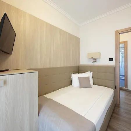 Monaco Hotel 3*