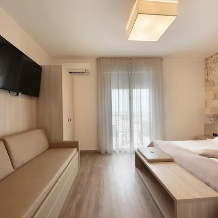Monaco Hotel 3*